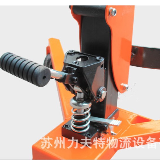 New model oil drum trolley, 200-liter eagle-beak iron and plastic drum dual-purpose foot-operated trailer, hydraulic lifting hand-pulled trolley Application Scenario