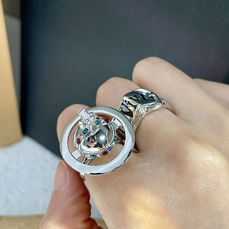 A super cool wide-face belt buckle design with a drop glaze open ring, featuring a trendy dark style and a heavy heavy Saturn index finger ring Specification drawing