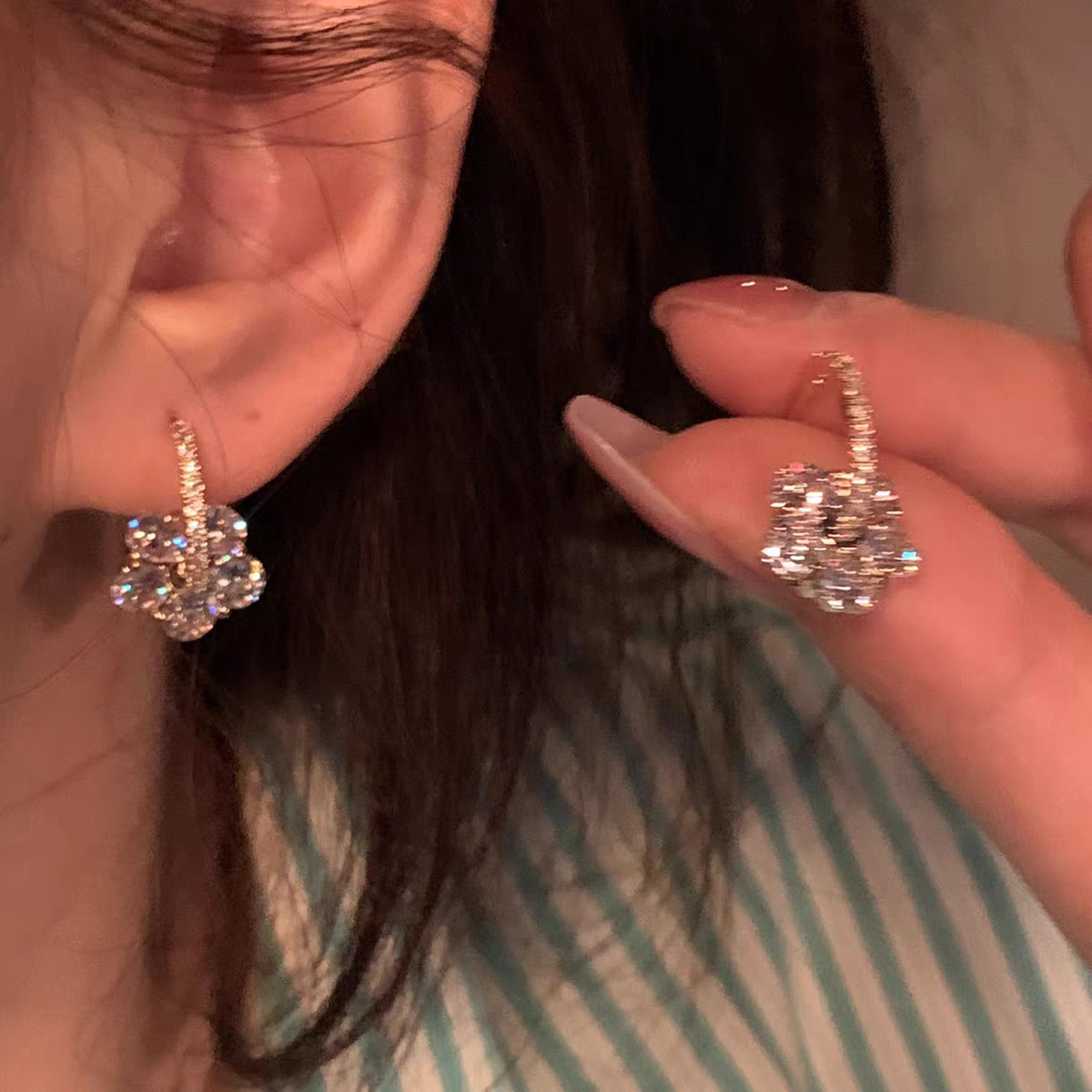 Elegant and refined zircon stud earrings for women, pure silver high-end earrings, new trendy earrings for women in 2025 Application Scenario