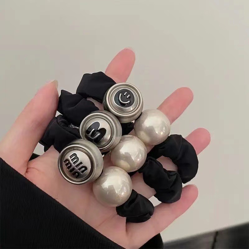 High-end pearl hair tie, exquisite smiling small intestine hair band, 2025 new style rubber band women's high ponytail hair tie details Picture