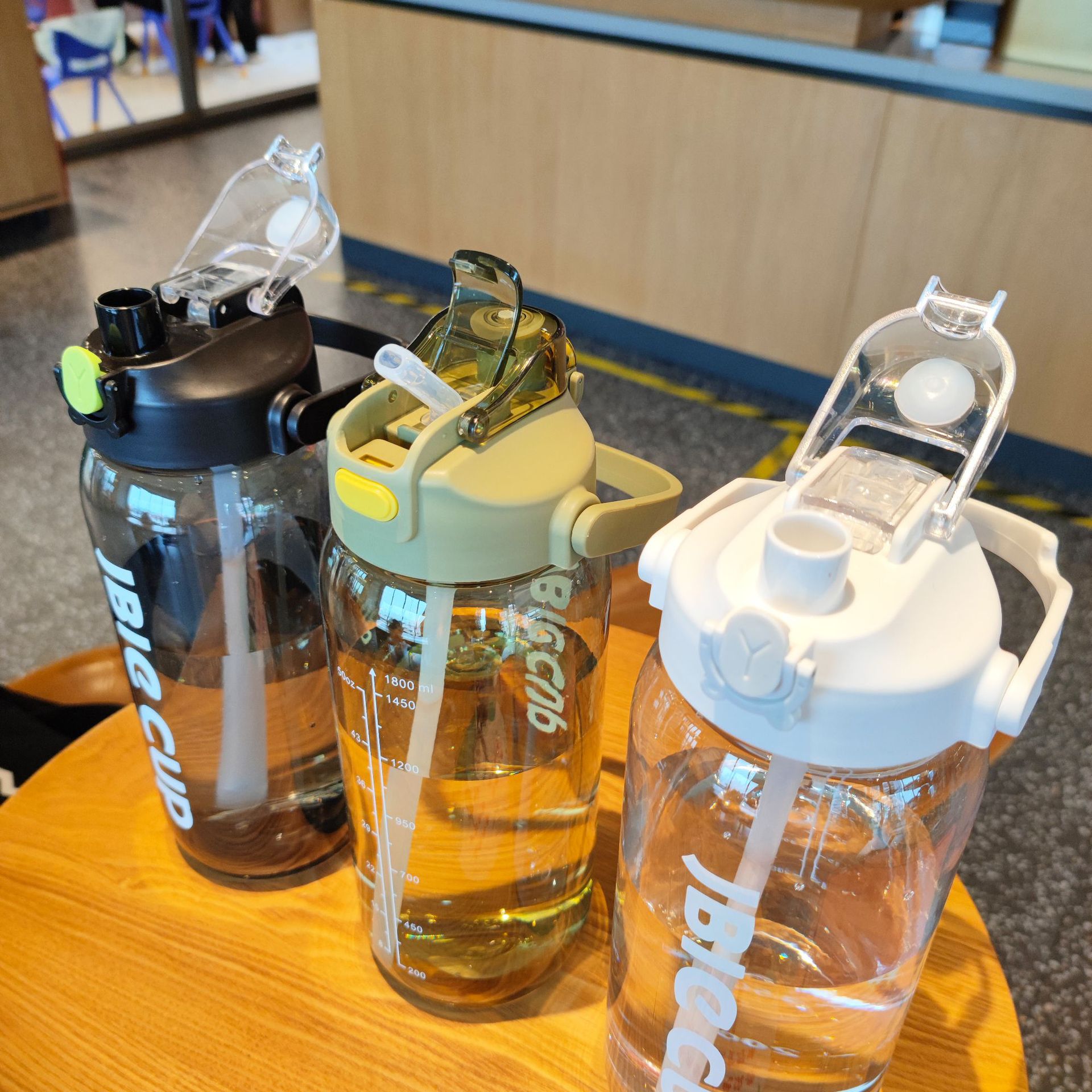 Wholesale straw direct drinking, double-drinking cups, water bottles, spouts, fitness and sports water bottles, large-capacity transparent water cups with handles Specification drawing