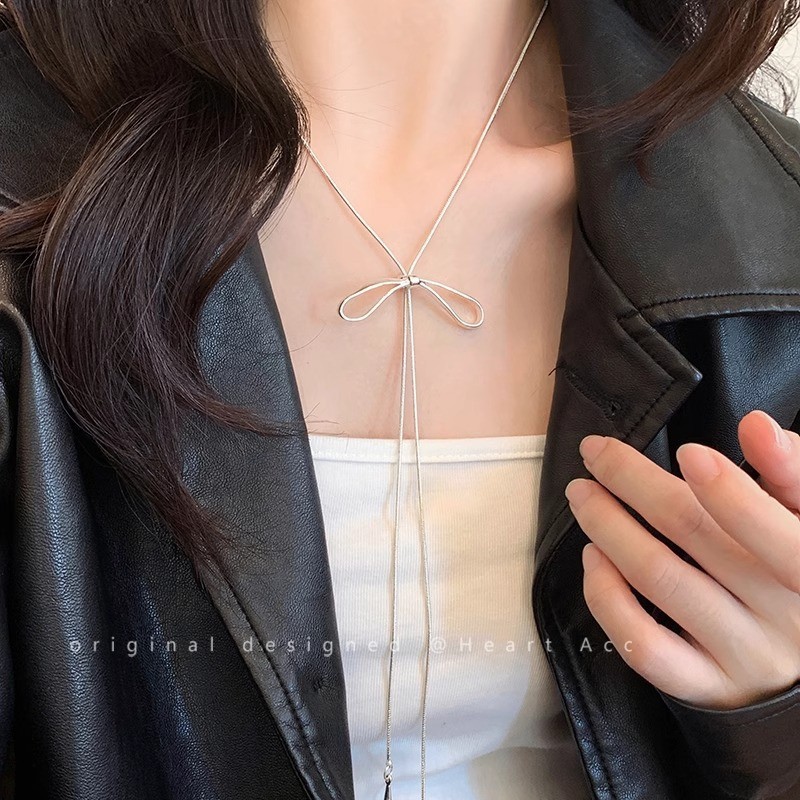Silver bow pull-out necklace for women, simple and cool ins style long accessory, Korean fashion style collarbone chain full figure