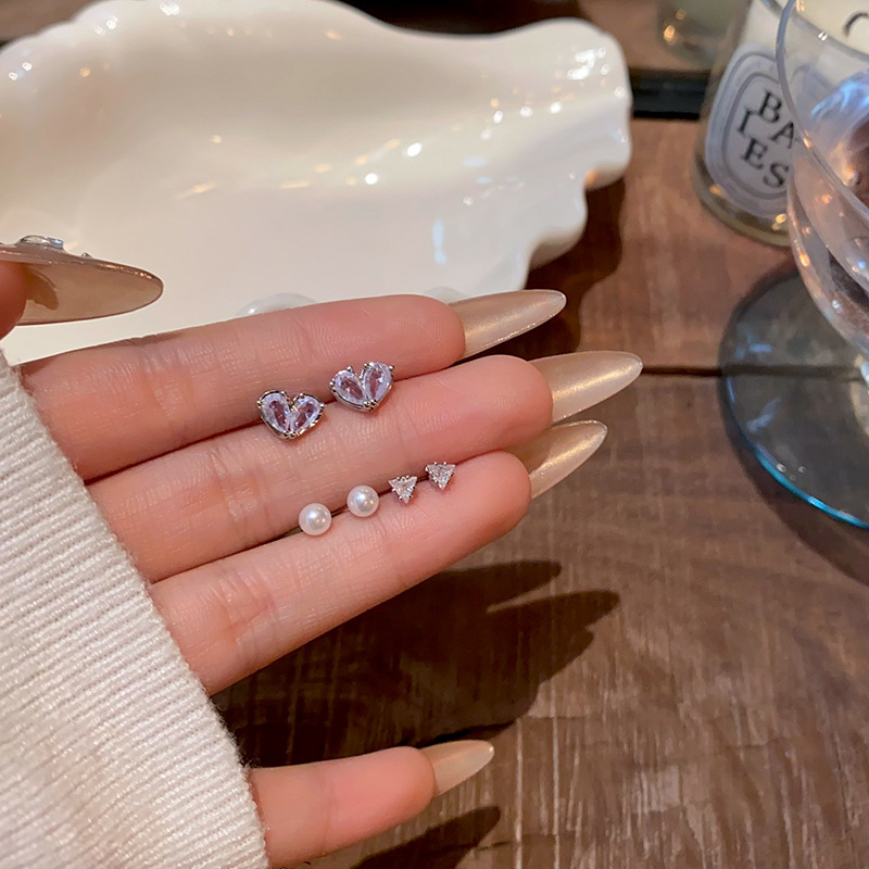 Micro-inlaid zircon heart-shaped pearl set stud earrings, sweet and cool style for women, versatile and simple earrings, 925 silver needle earrings wholesale Specification drawing