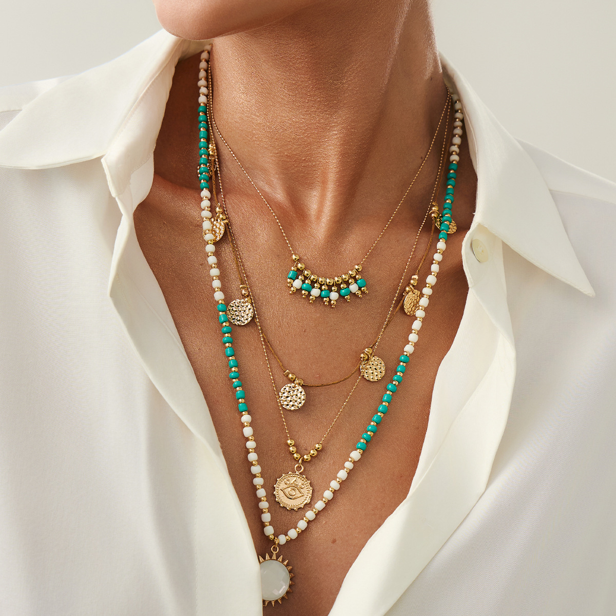 European and American cross-border jewelry Bohemian rice bead collarbone necklace, ins metal matte round pendant necklace details Picture