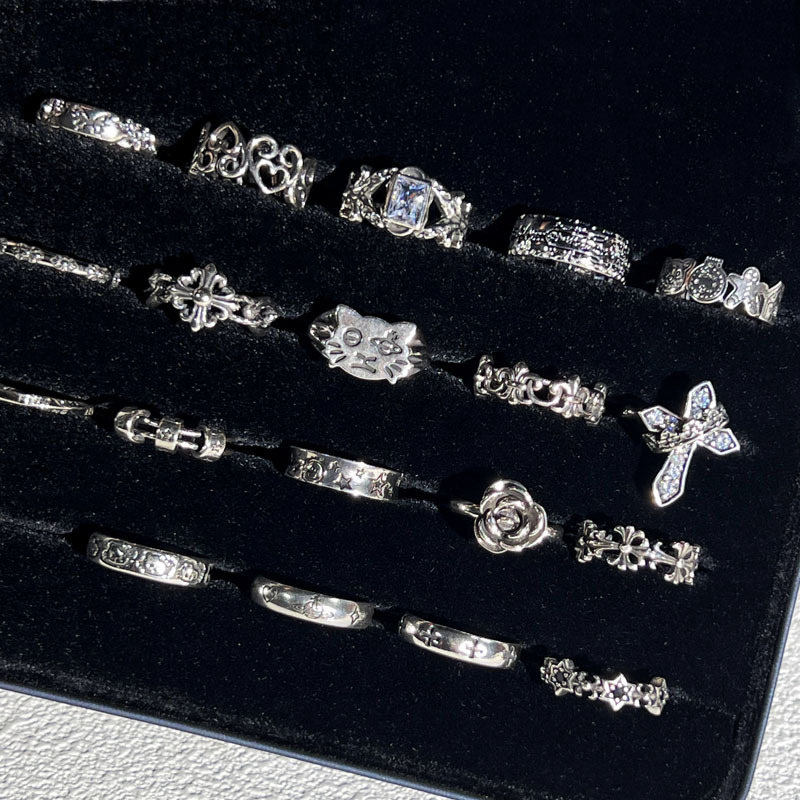 Layering a trendy, cool and unique cross ring with multiple elements, a retro and aged unisex style, is a versatile index ring Specification drawing