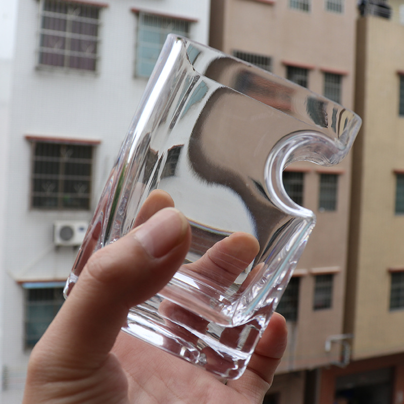 Cigar glass, crystal glass, whisky glass, bar spirits, beer glass, wine utensils, hand-blown round cigar glass Application Scenario