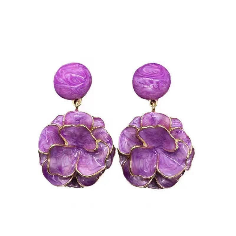 Cream Rose ~ Exquisite French retro glazed rose flower earrings, exaggerated and high-end, niche and elegant stud earrings Item Picture