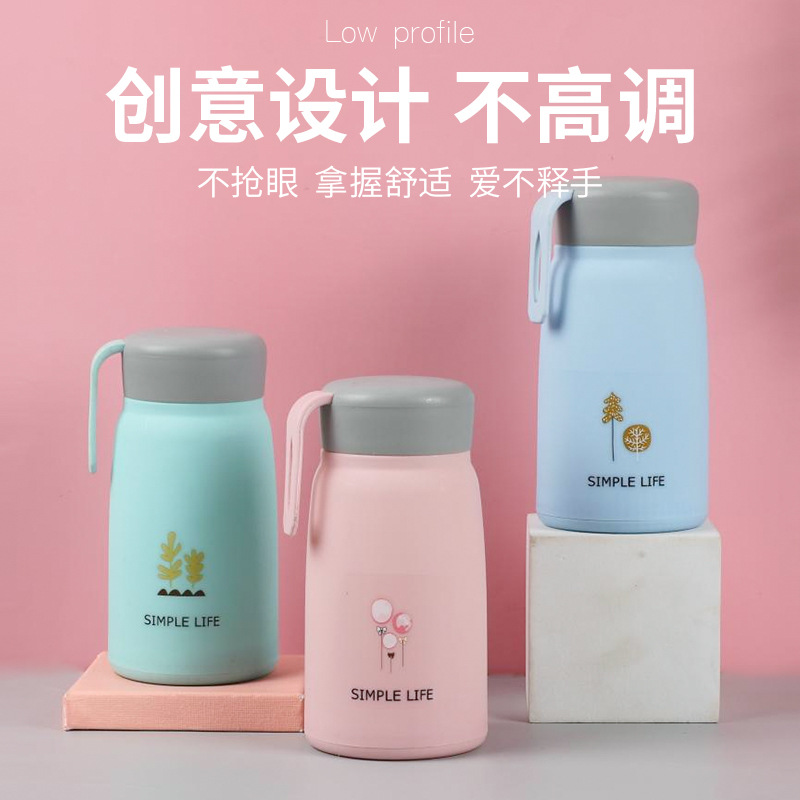 Customized cute female student glass cups, small Q cups, celebration store opening gifts, water cups with gold foil and silk screen printing full figure