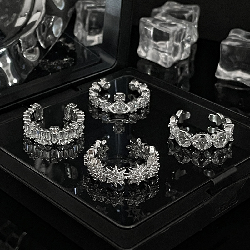 A light luxury full-diamond fashion open-mouth ring with an Instagram cold style, individual temperament, niche and high-end feel, a Saturn ring index finger ring details Picture