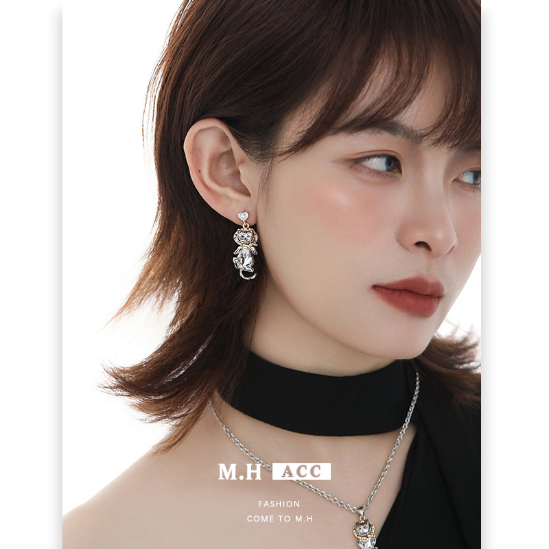 The original design of the "Wrapped Kitten" series features a cute, sweet and cool style necklace, unique and fashionable earrings, bracelets and rings for women in wholesale Specification drawing