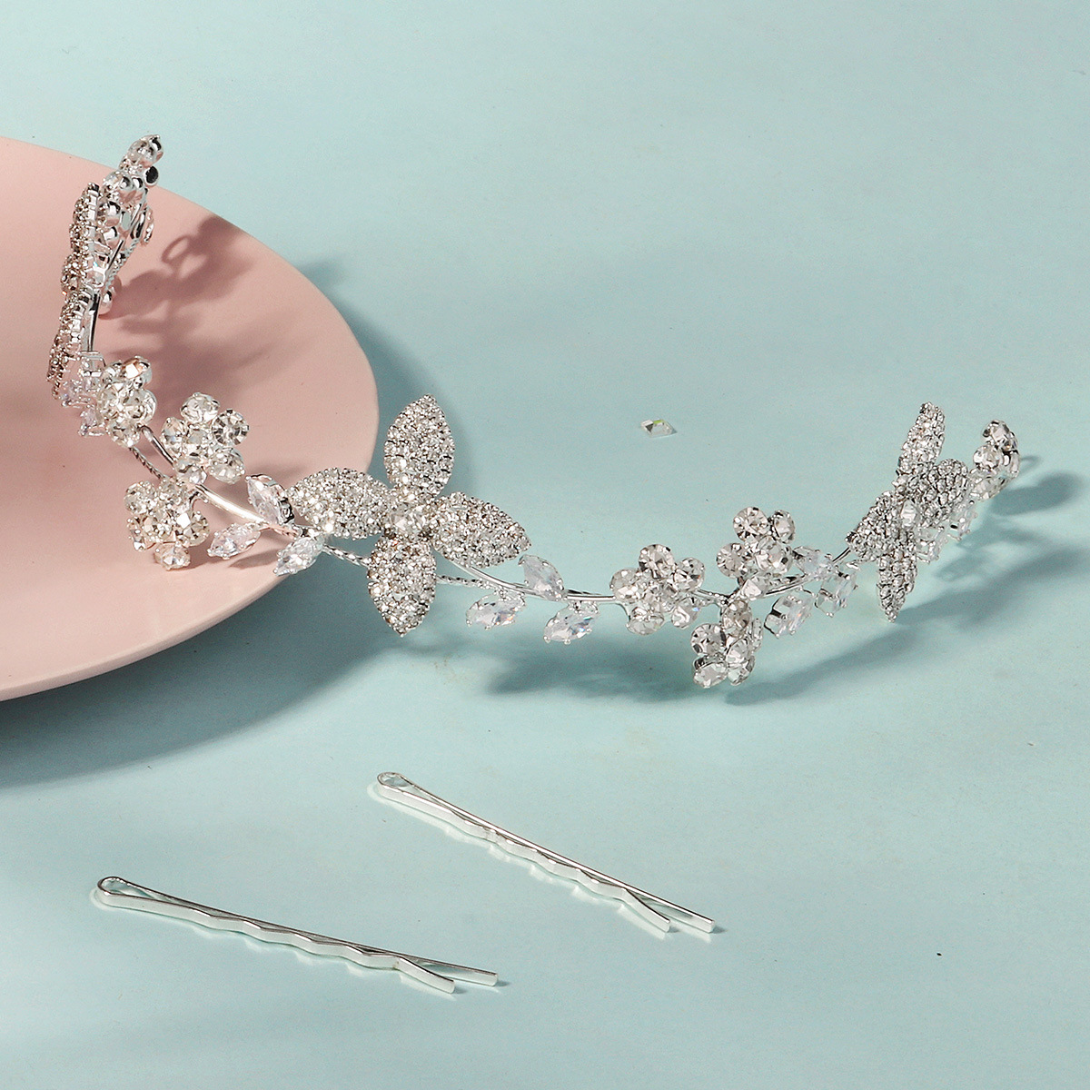 High-end foreign trade bride hair accessories, water diamond claw chain hair band, women's wedding party accessories, zircon leaf and flower hair band details Picture