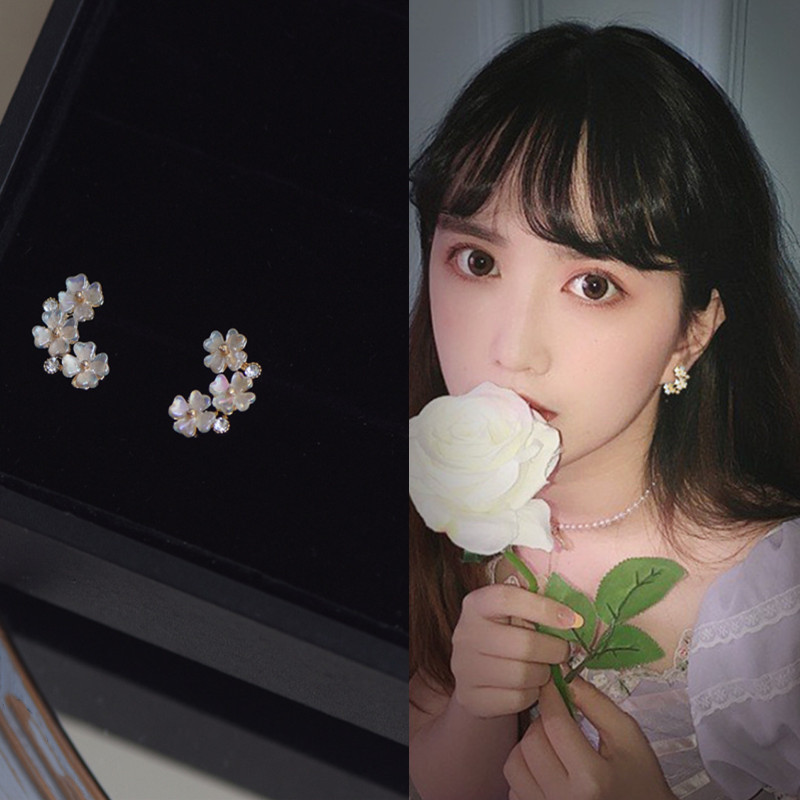 s925 Silver Needle Korean Sweet, Gentle, fresh and delicate flower stud earrings, elegant and individual student earrings, women's earrings full figure