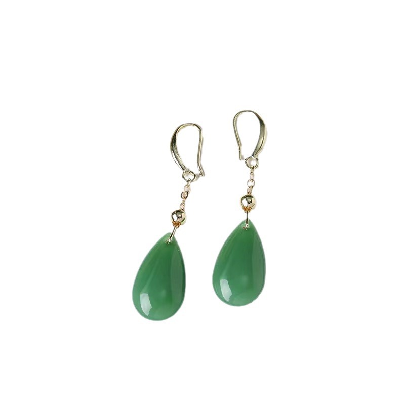 Chinese-style retro water drop jade earrings for women in 2025, high-end jade cheongsam earrings as a gift for mom Application Scenario