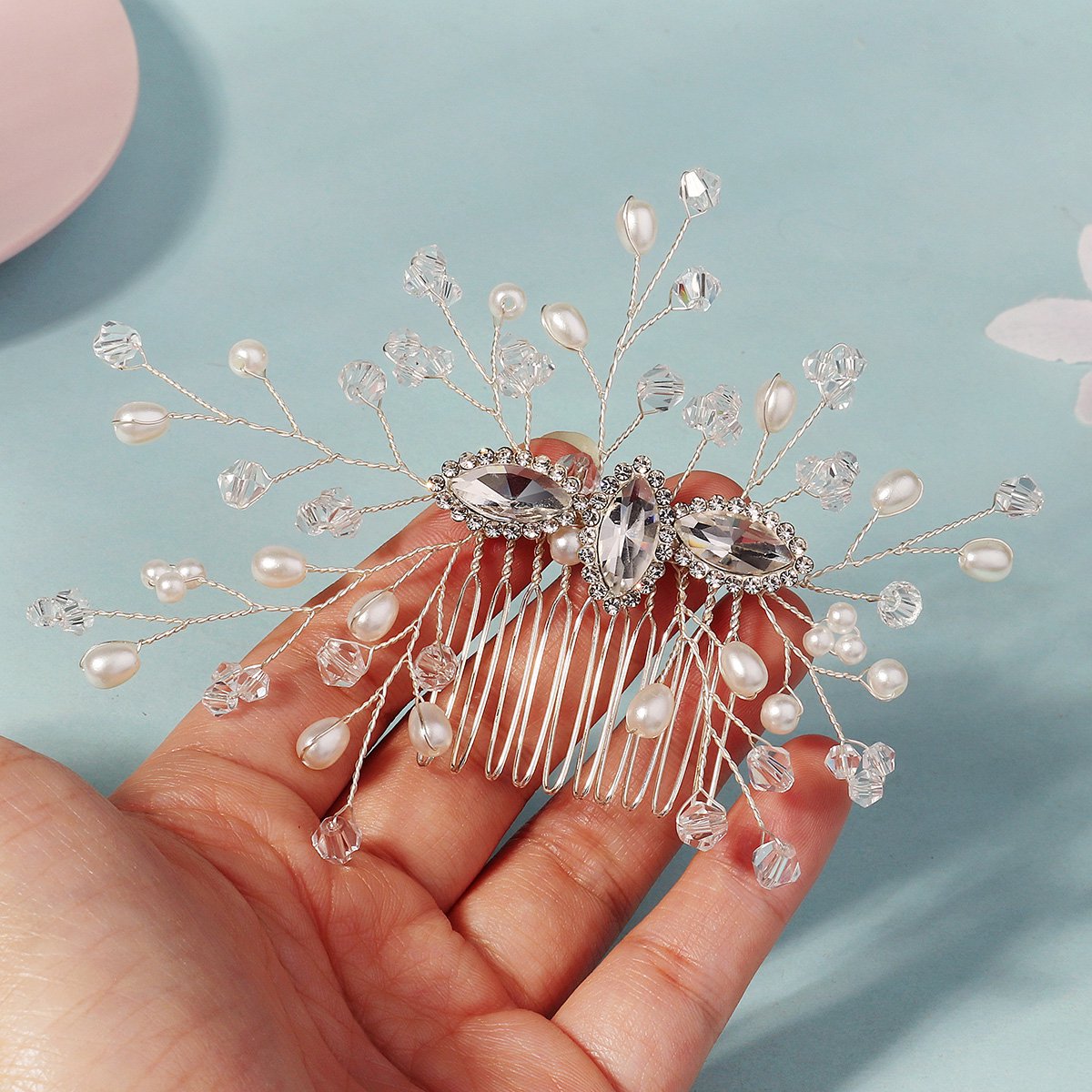 Wholesale of new cross-border bride wedding headwear, European and American banquet photo hair accessories, simple horse eye water diamond hair combs Specification drawing