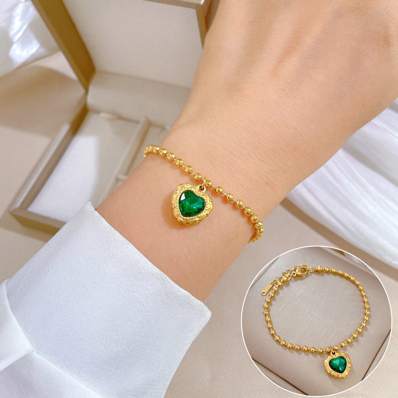 【 All-titanium Steel 】 Dongdaemun's unique and elegant green heart-shaped round bead bracelet, a retro gift for female Internet celebrities and best friends full figure