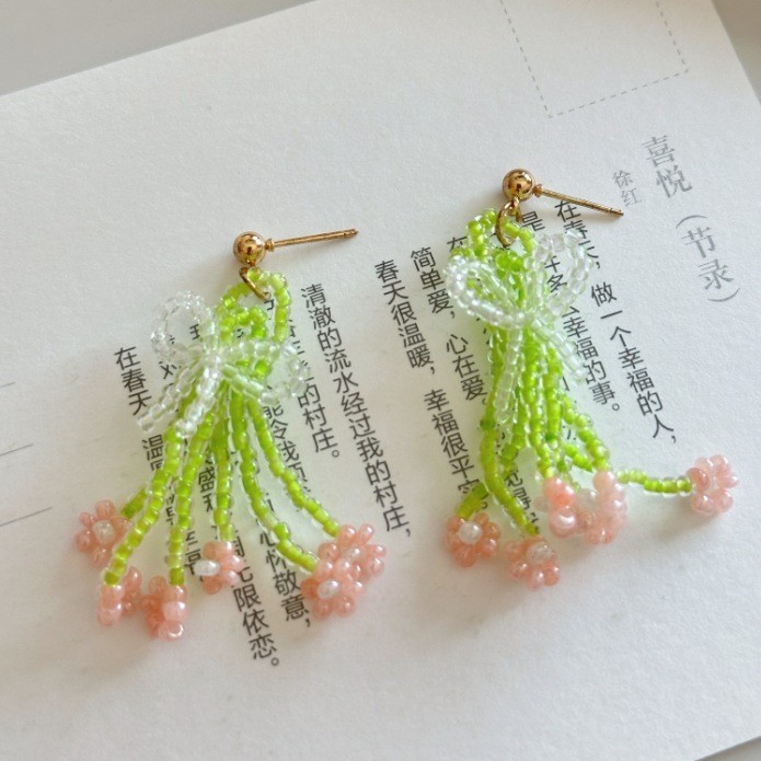 In the prime of life! Beaded woven stud earrings! Vacation style flower bouquets and tassel earrings, cold style forest sweet earrings Specification drawing