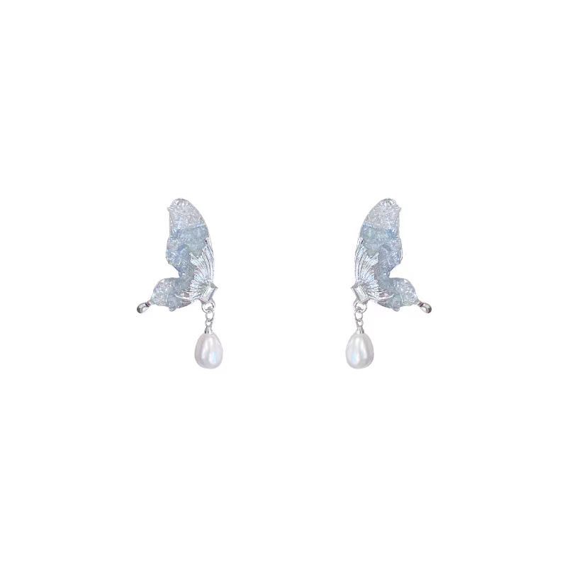 The crystal bling is super dazzling! Super fairy butterfly wing stud earrings, niche design, high-end and light luxury earrings and earrings for women Item Picture