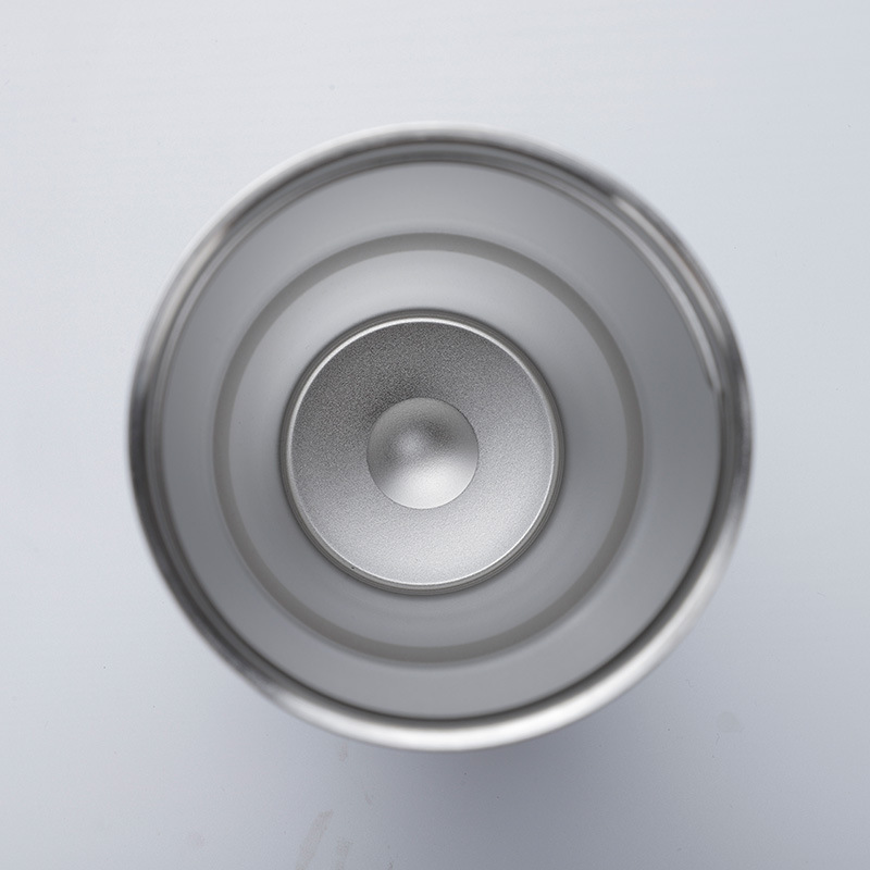 Cross-border 304 stainless steel insulated cup, 30oz handle car cup, straw cup, portable car insulated ice cube cup Application Scenario