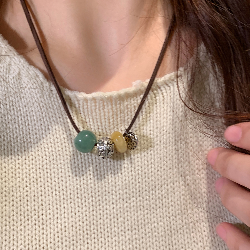 New Chinese-style national trend woven rope beaded necklace, women's niche design sense collarbone chain, versatile neck chain for spring and summer full figure