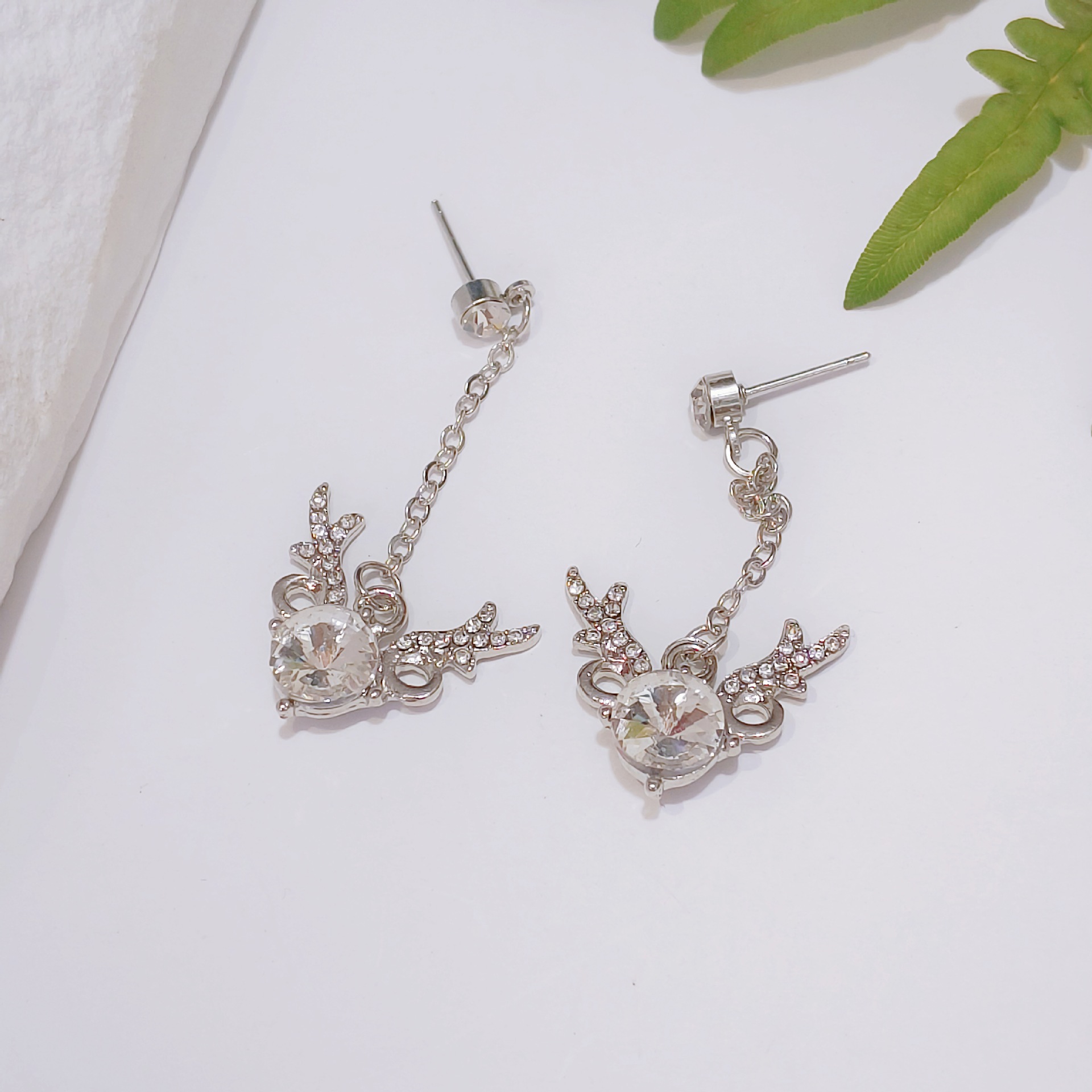 European and American cross-border angel Zircon tassel stud earrings for women, ins trend, light luxury, high-end, versatile and fashionable earrings and earrings Specification drawing