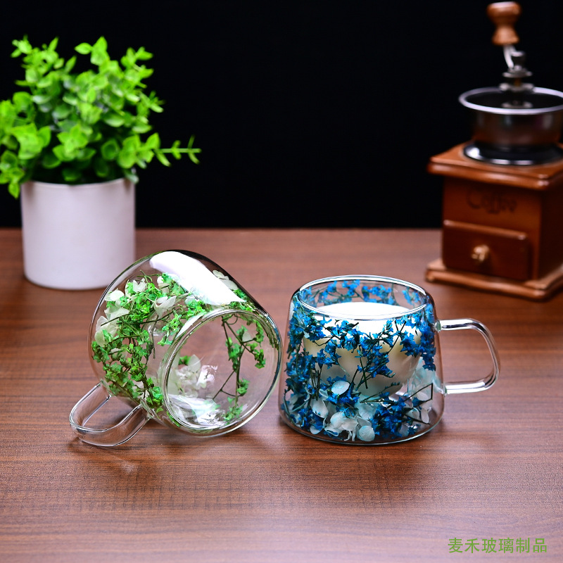 Double-layer glass cups, high appearance level, home coffee cups, high borosilicate glass cups, internet-famous double-layer real flower cups with handles are available Application Scenario