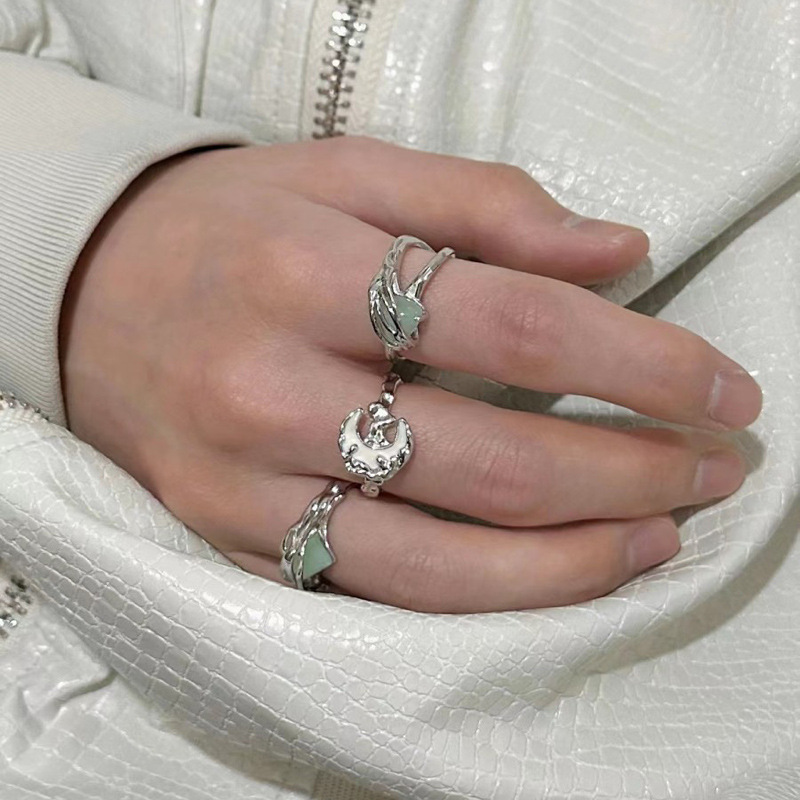 Irregular texture moon-wrapped open ring, sweet and cool girl style, mint green gender-neutral food ring trend Specification drawing