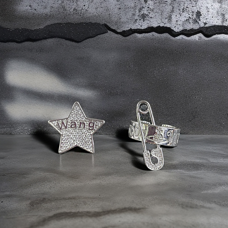 A light luxury and high-end full-diamond zircon star brooch open ring for women's ins, a unique and fashionable ring design full figure