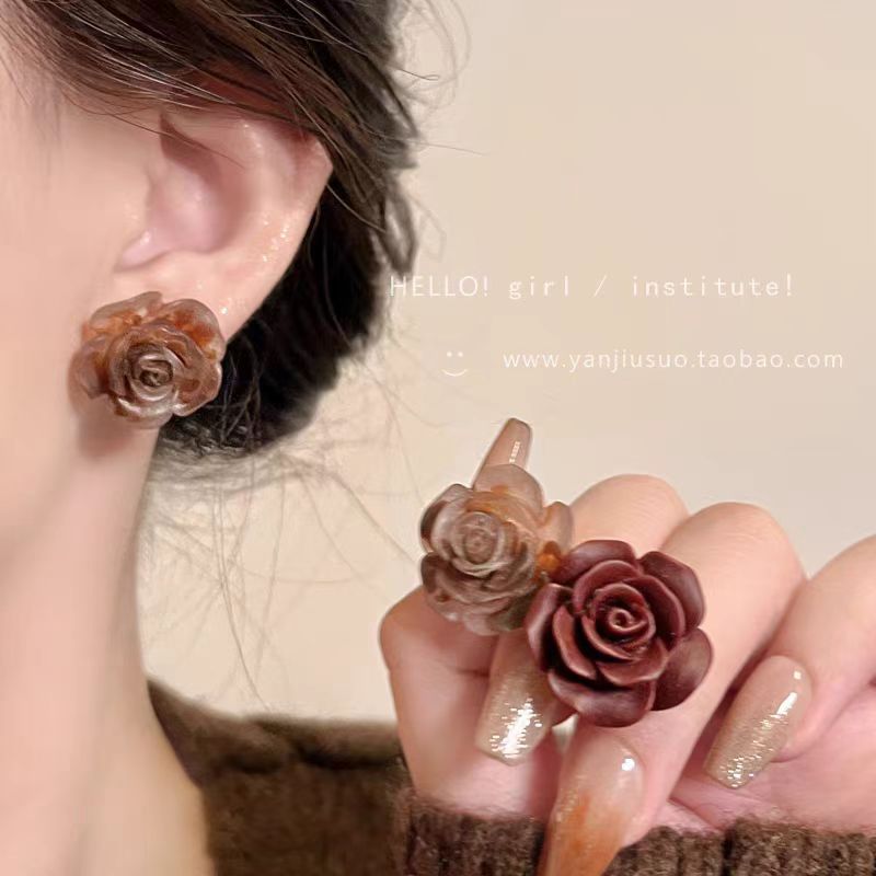 Retro red rose stud earrings for women 2025 New bestsellers autumn and winter retro flower-dyed earrings, elegant earrings full figure