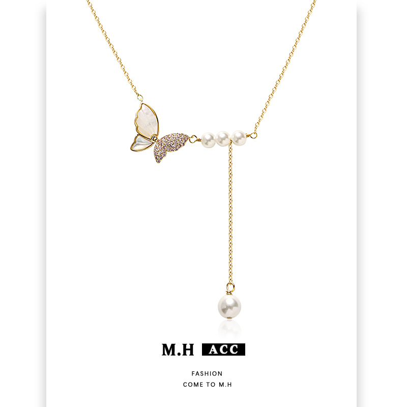 Asymmetrical mother-of-pearl butterfly pearl necklace, women's ins style Korean high-end collarbone chain, copper gold-plated fashionable pendant Application Scenario