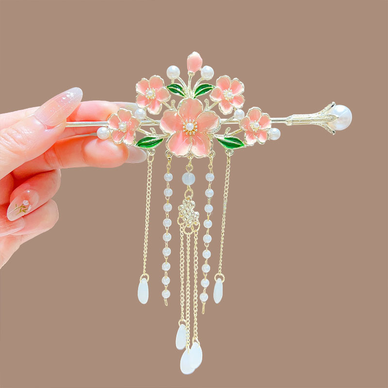 Retro flower tassel pearl hairpins, new Chinese-style cheongsam and Hanfu walking hairpins, high-end everyday updo hairpins Application Scenario
