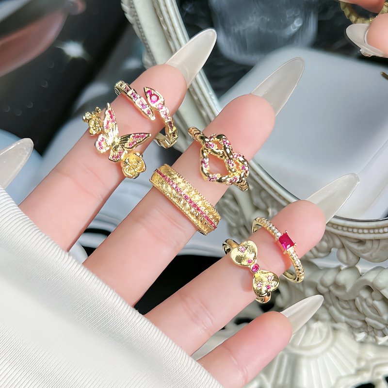 The ancient-style light luxury high-end butterfly wheat ear opening ring for women, the exquisite snake-shaped bow, the elegant and niche ring trend full figure
