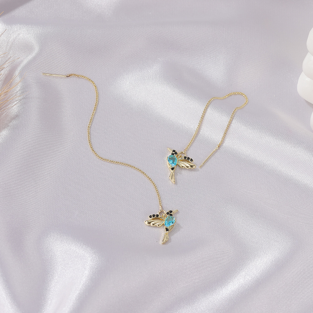 Cross-border accessories: Colorful bird ear strings, long bird earrings, female hummingbird earrings, cute little animal earrings Application Scenario