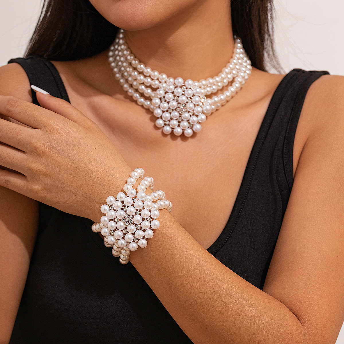 European and American cross-border jewelry, retro multi-layer imitation pearl necklace, French beaded choker collarbone chain for women details Picture