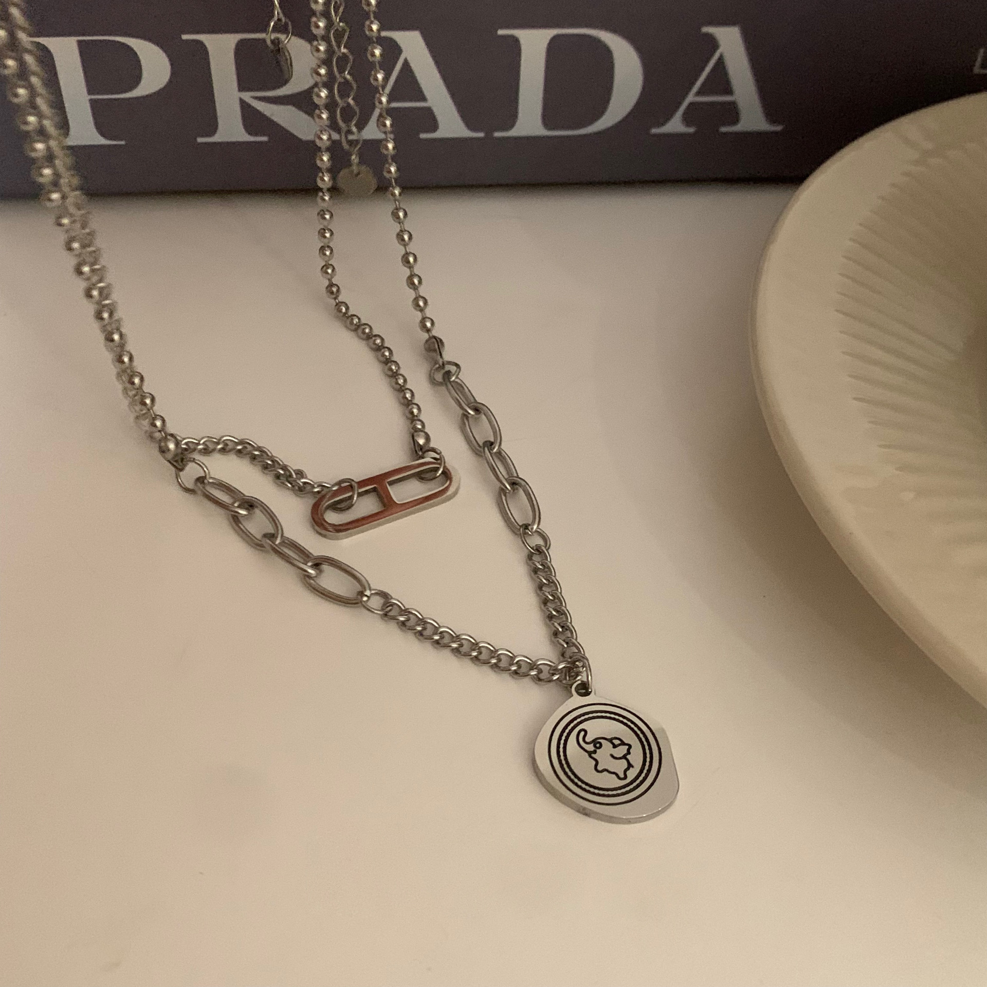 Double-layer sweater chain 2023 new trendy necklace, women's light luxury and niche design accessory collarbone chain Specification drawing