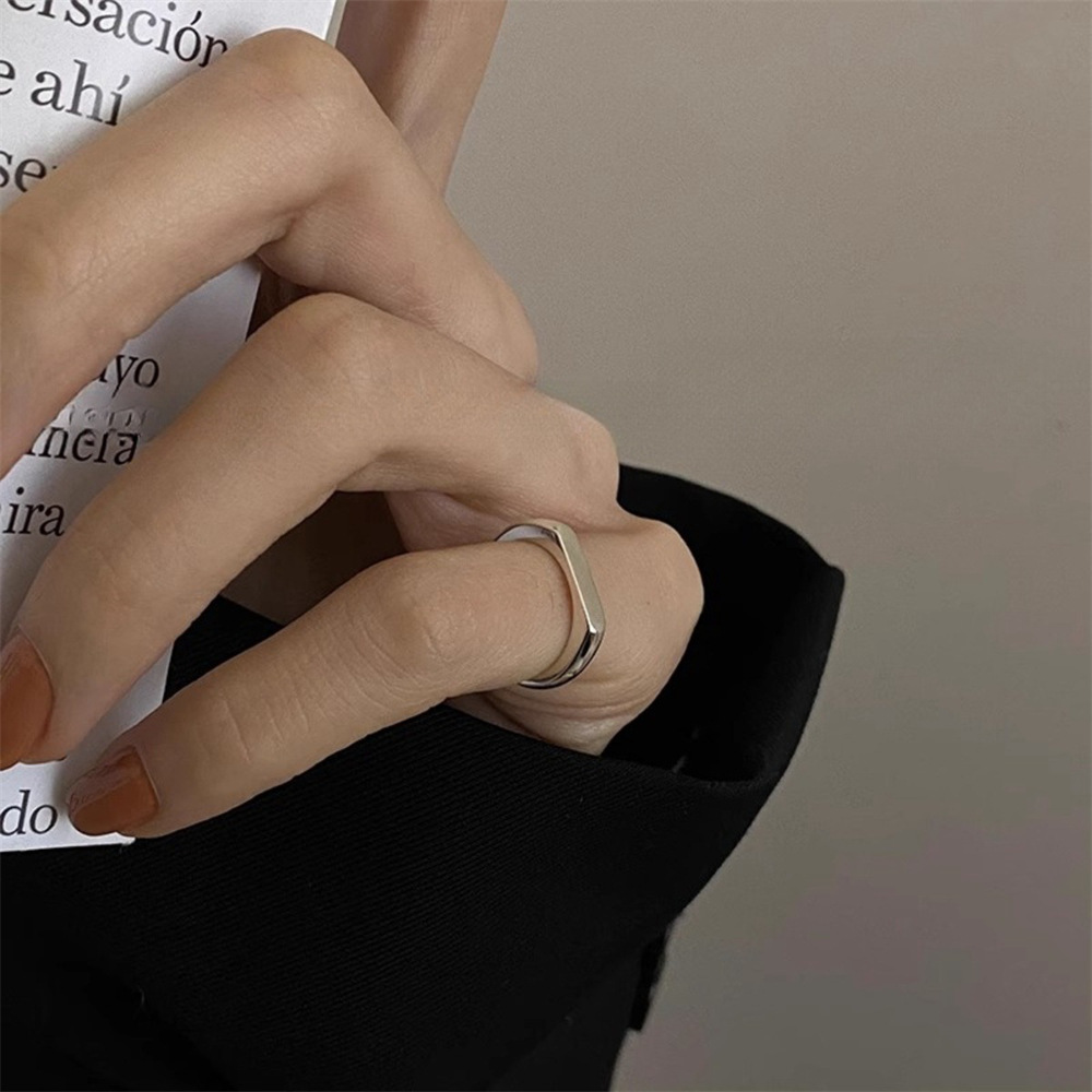 Korean geometric plain ring for women, 925 sterling silver, niche design, high-end style, simple and elegant little finger ring full figure