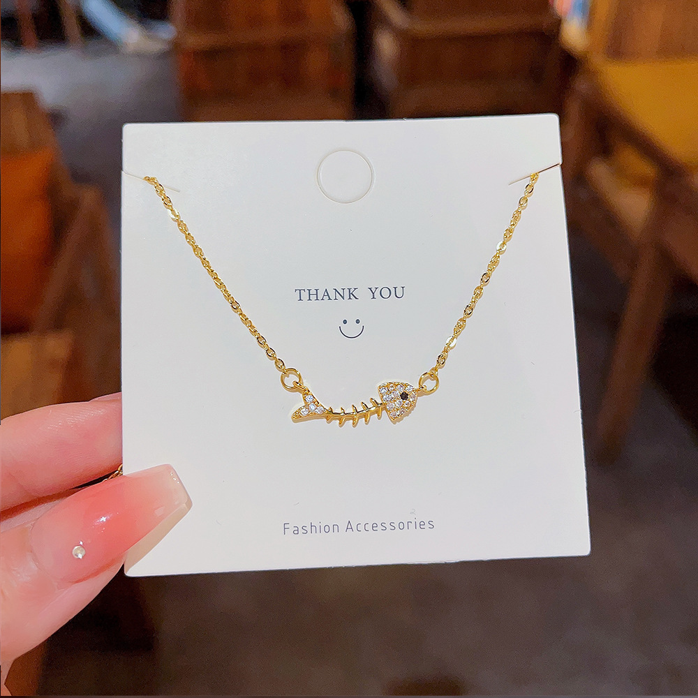 Ins-style Japanese and Korean light luxury fishbone necklace, women's niche design, Internet celebrity personality diamond-encrusted necklace, best-selling accessory wholesale full figure