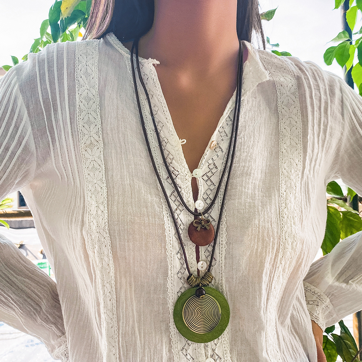 European and American cross-border retro round wood piece necklace, versatile for women, long beaded wax thread sweater chain, couple accessories full figure