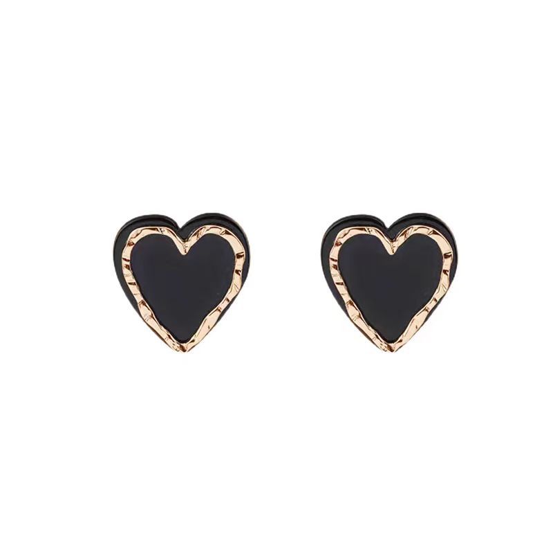 Black heart-shaped earrings for women, 2025 new trendy and niche design, high-end retro stud earrings, elegant pure silver earrings Item Picture