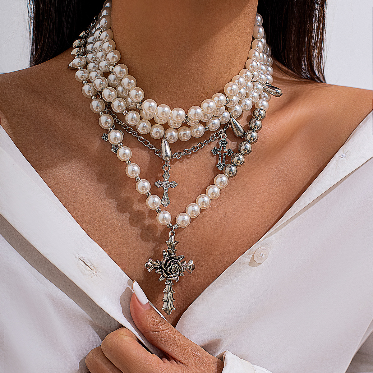 European and American cross-border jewelry, retro Baroque chocker collarbone chain, irregular pearl multi-layer round bead necklace details Picture