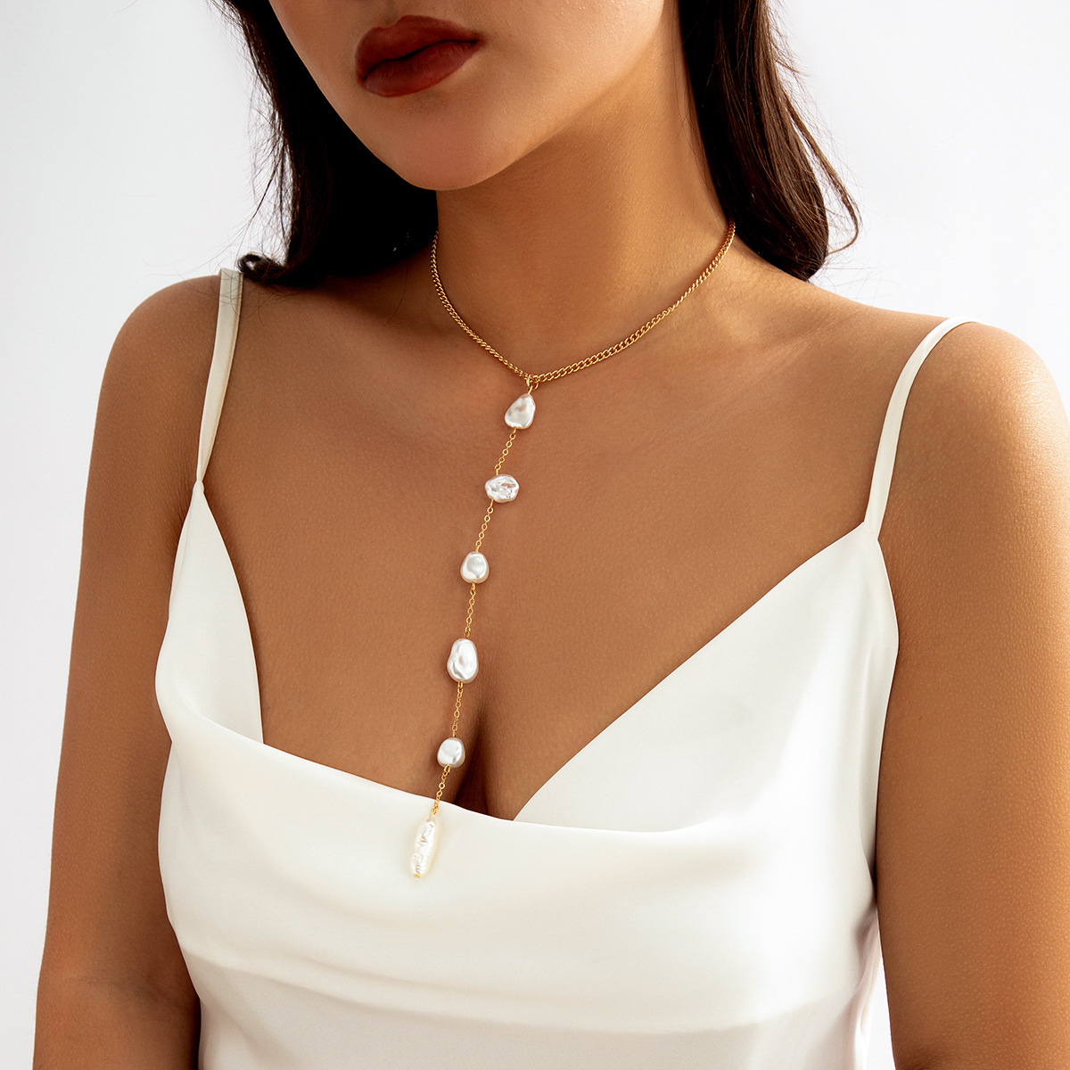 European and American cross-border jewelry, niche imitation pearl chain women's French necklaces, fashionable tassels, long tassel necklaces for women full figure