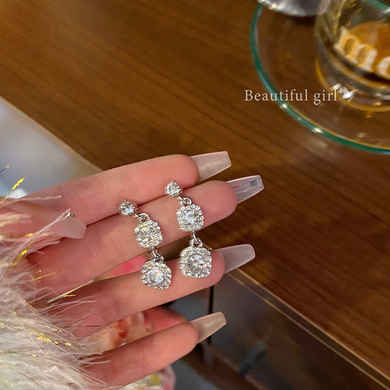 S925 Silver needle exquisite micro-inlay zircon stud earrings for women, French retro, versatile, Hong Kong-style, socialite and Internet celebrity earrings wholesale full figure
