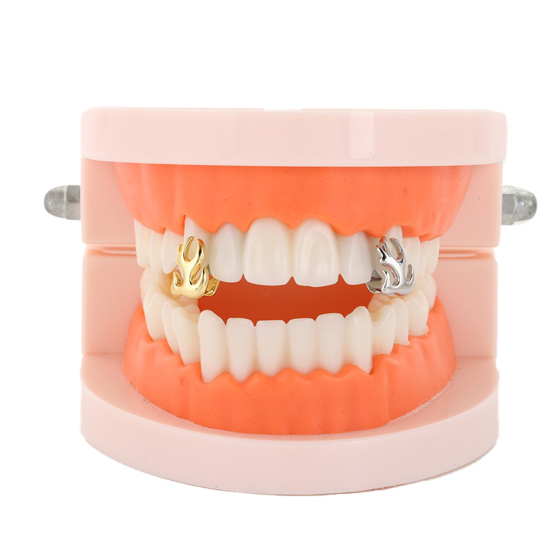 2024 New Halloween cross-border hip-hop braces from Europe and America, smooth teeth grillz Flame Teeth full figure