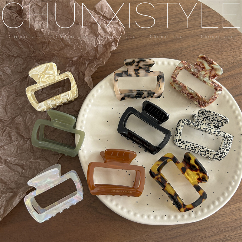 Korean high-end square hollowed-out acetate hair clips, back of the head, popular headwear shark clip, women's hair clip clip details Picture