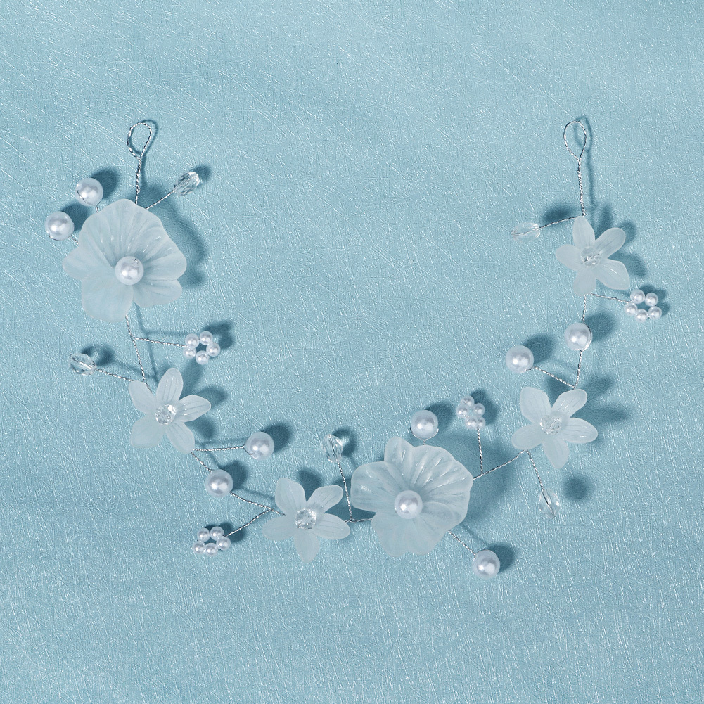 Korean sweet children's princess hair accessories, wedding gowns, evening gowns, headwear, versatile performance handcrafted hair bands, pearl hair bands full figure