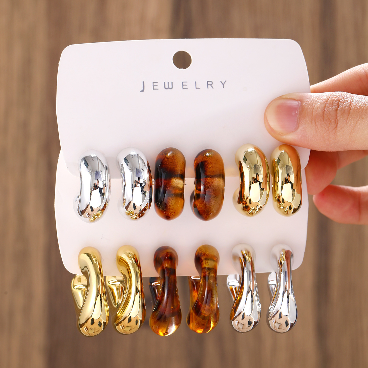 European and American retro Meirad-style coffee-colored ear buckles and stud sets, niche high-end ear clips, ear rings, earrings and earrings for women details Picture