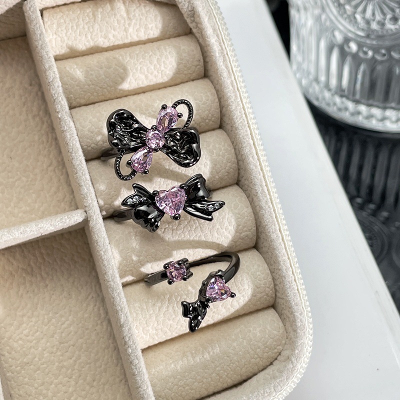 Cool dark style pink diamond heart-shaped bow open ring for women on Instagram, cold style, hot girl fashion ring Application Scenario