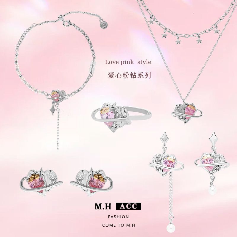 Wholesale of fashionable Barbie pink heart-shaped earrings, original design, versatile silver needle stud earrings, new style and sweet girl style earrings full figure