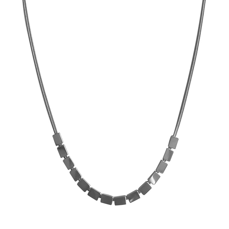 Three-dimensional small square necklace, women's Instagram niche design sense, cold style collarbone chain, sweet and spicy snake bone chain neck chain Item Picture