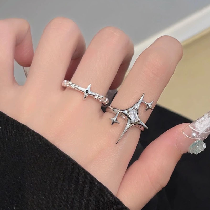 Irregular-textured starburst ring, a niche design for women's joint ring, a high-end index finger ring, and an ins cold style ring full figure