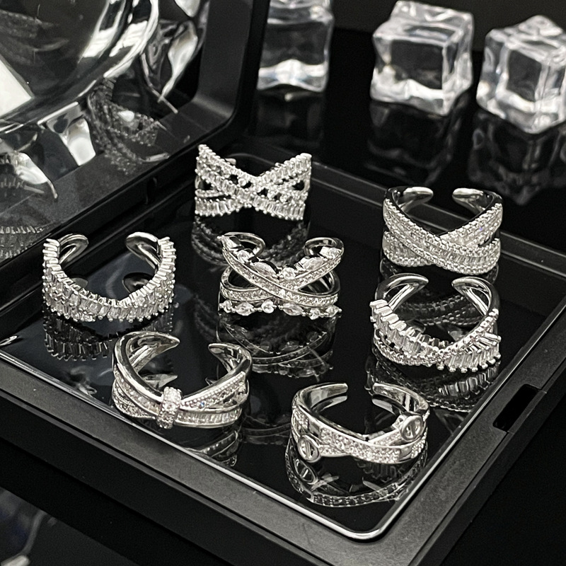 The ring is a niche design for women, featuring a light luxury cross full diamond zircon on Instagram. It's a cool and casual open-mouth ring with a sweet and versatile style Specification drawing